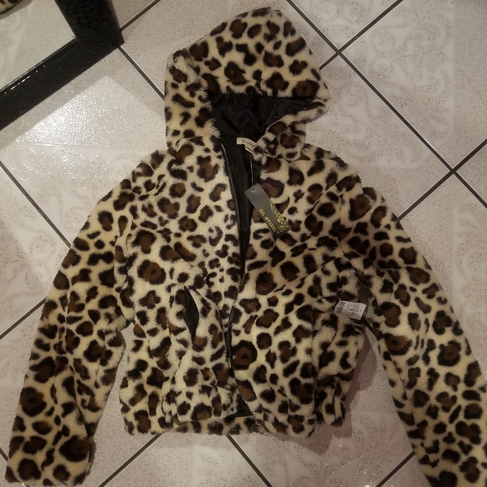 Fluffy leopard print jacket 🐆💛